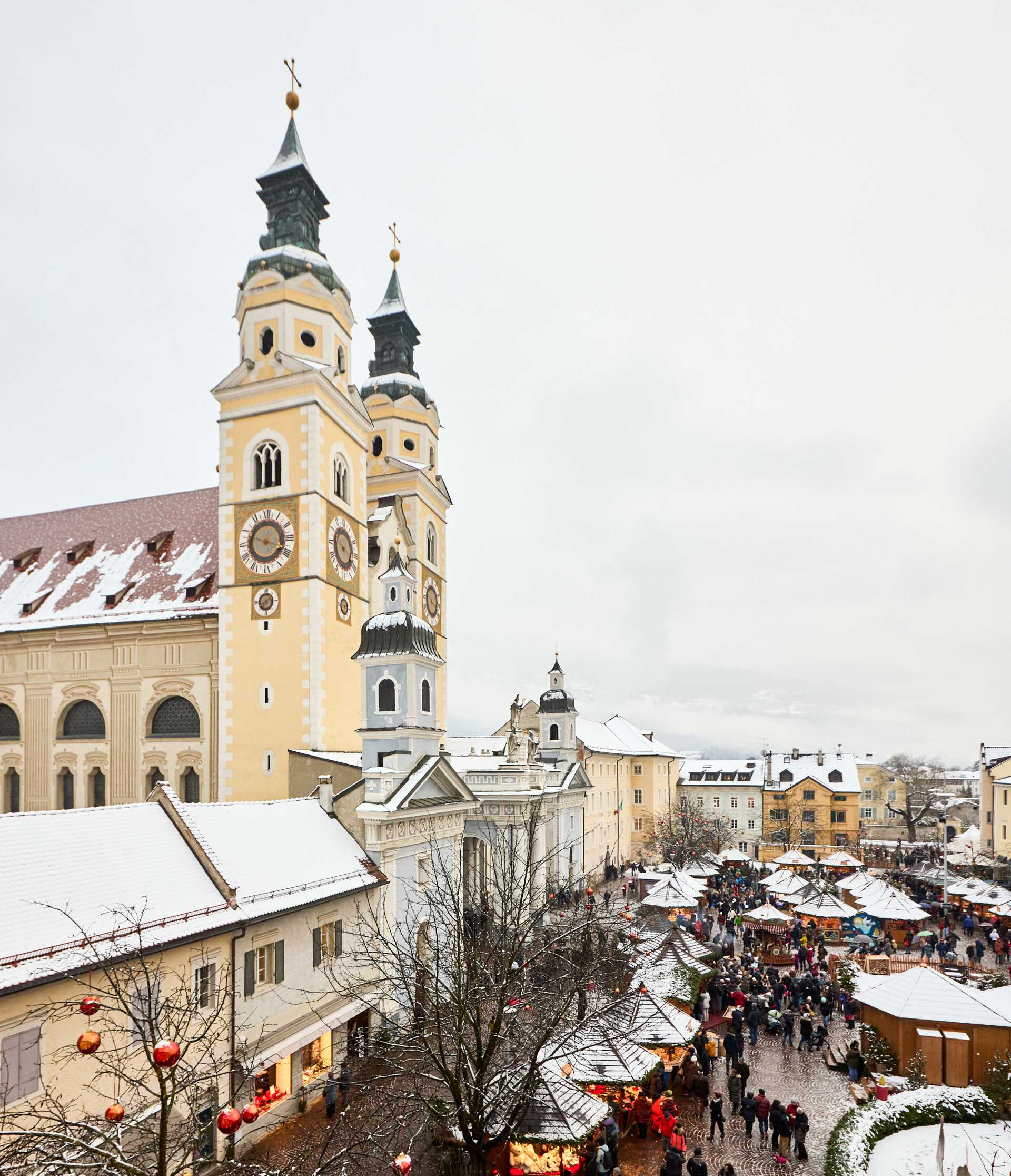 Brixen Cathedral with the Christmas market stalls