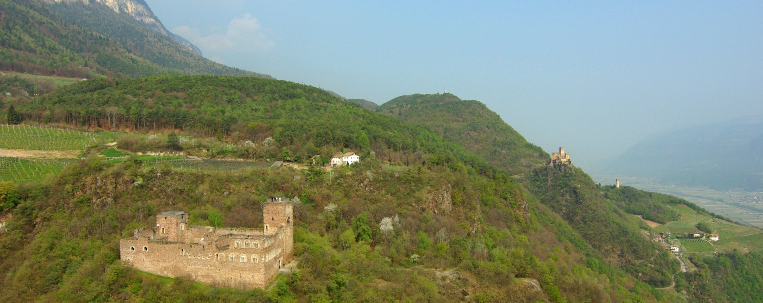 Castello di Boymont, Castello di Hocheppan e Torre di gesso