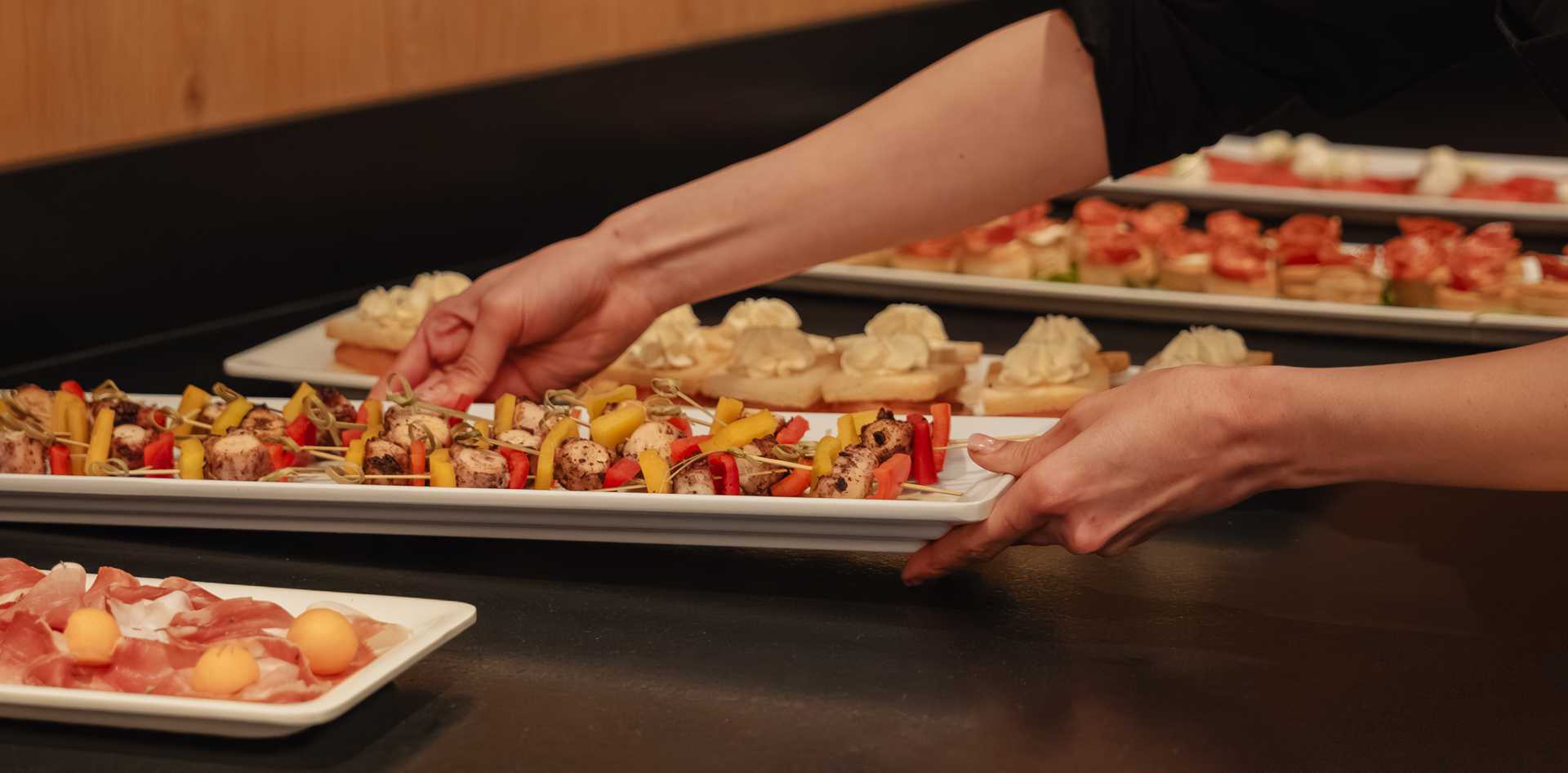 For the themed evening of Italian cuisine, a starter buffet will provide special delights various delicacies from the Italian appetizer buffet